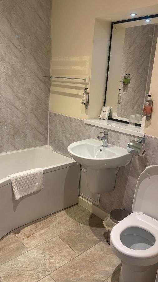 The Hedges Hotel Stranocum Ngoại thất bức ảnh