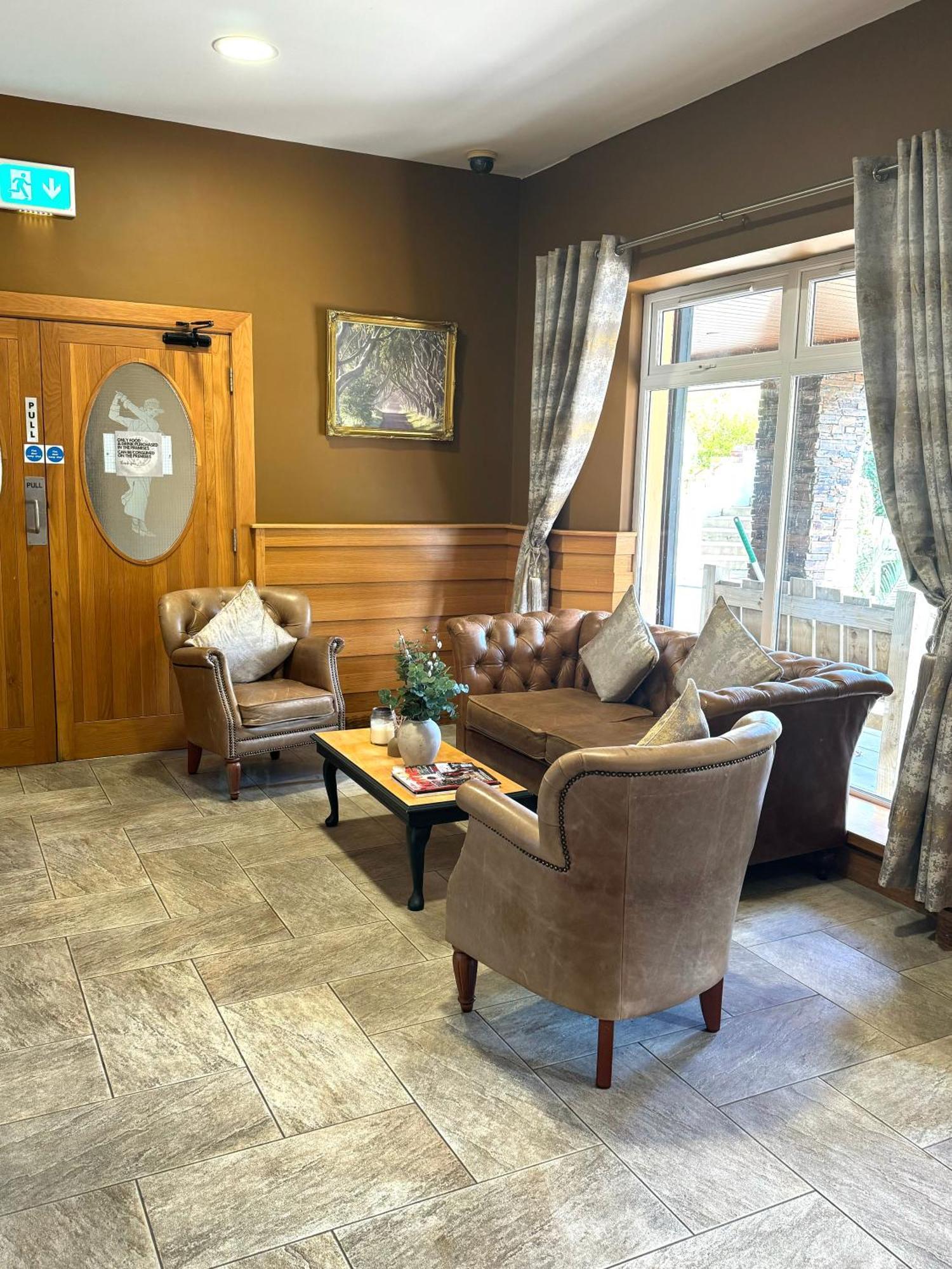 The Hedges Hotel Stranocum Ngoại thất bức ảnh